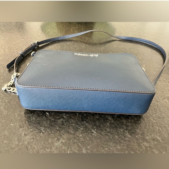 Michael Kors Jet Set Blue Crossbody Bag - Picture 5 of 12